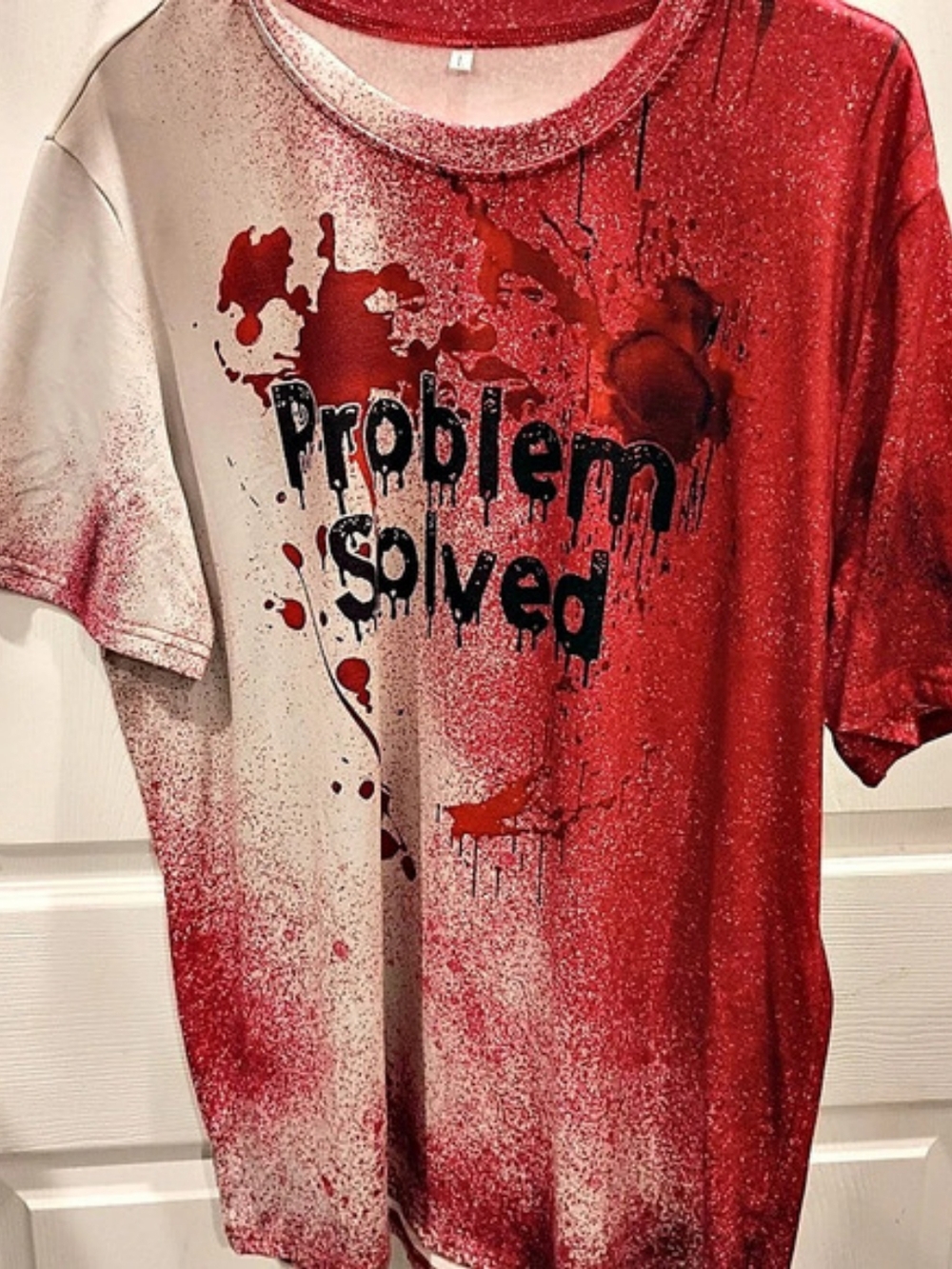 Graphic Short Sleeve Tee in Red & White Like New